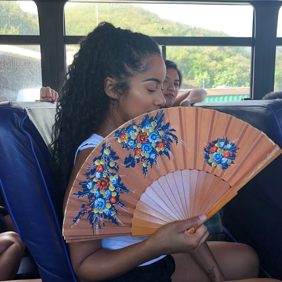 Meet your Posher, Serena - Picture 1 of 1